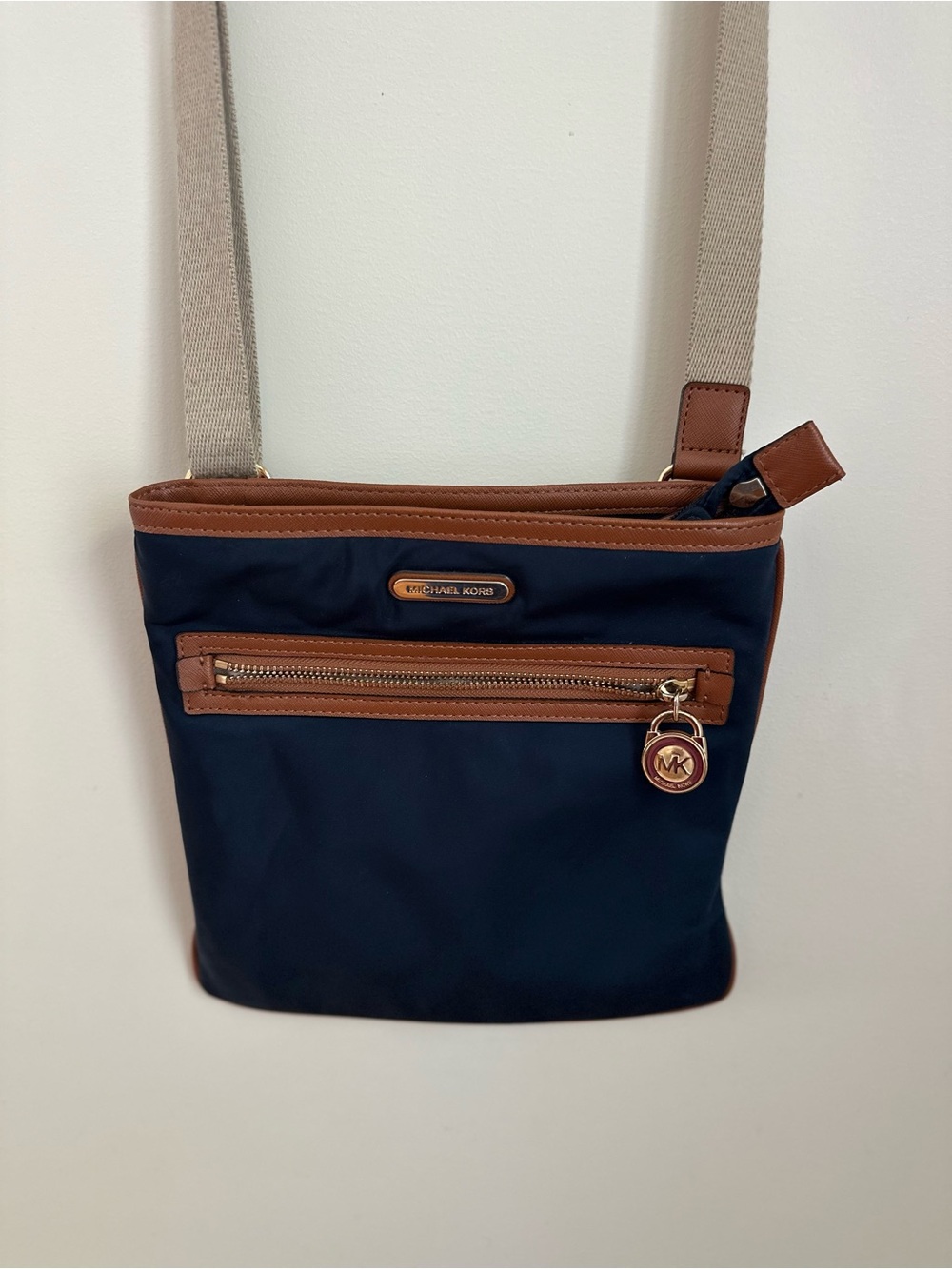 Michael Kors Navy Nylon Crossbody Bag Brown Trim Adjustable Strap - Picture 5 of 8